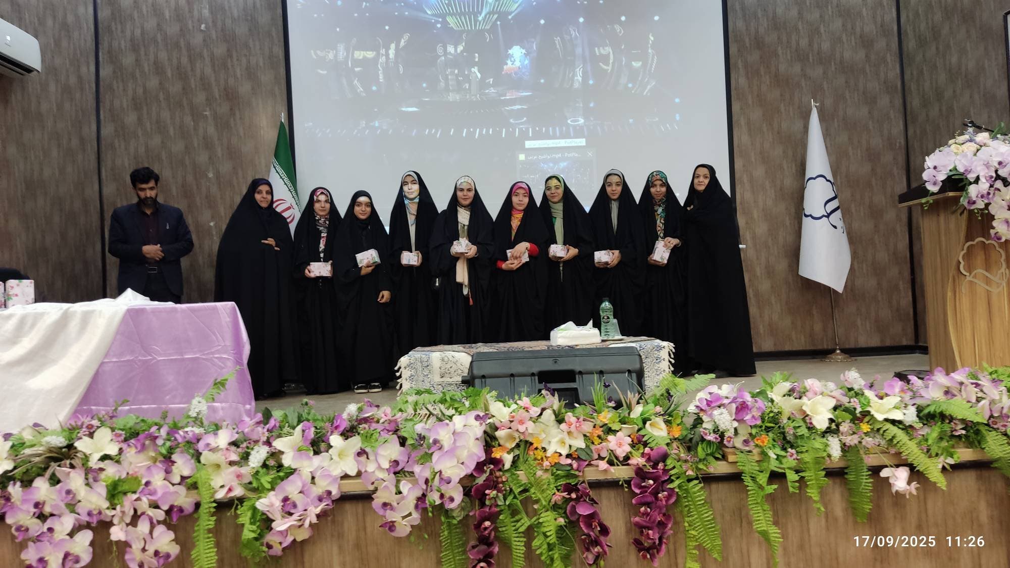 مدرسه دخترانه معراج نور گلدشت